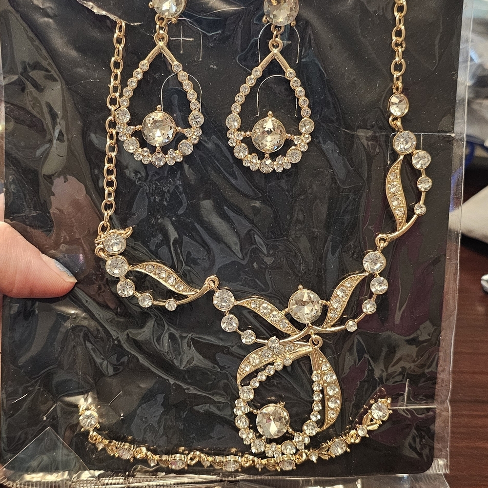 Elegant‎ Gold and Silver Jewelry Set